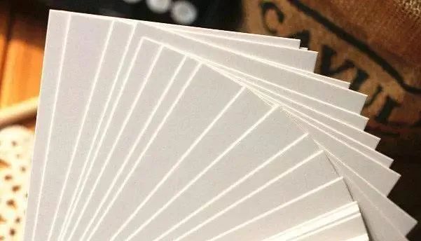 铜版纸应用概览：宣传印刷、包装配套与铜版纸标签的常见场景